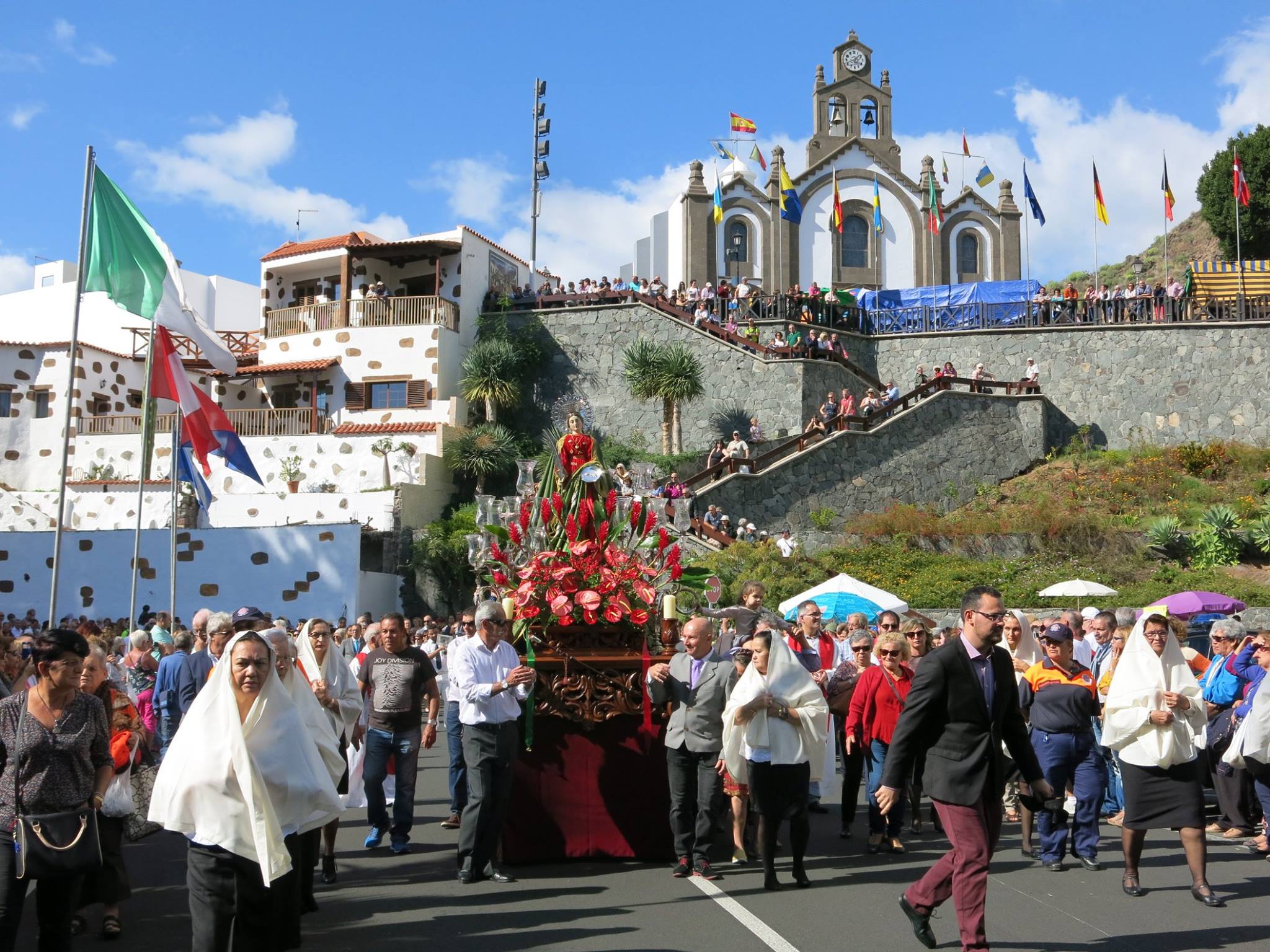 Santa Lucía celebra hoy el día grande de su patrona con la procesión